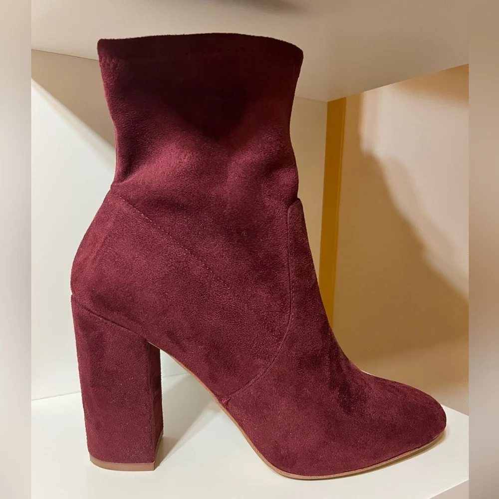 Heeled boots - Picture 6 of 10